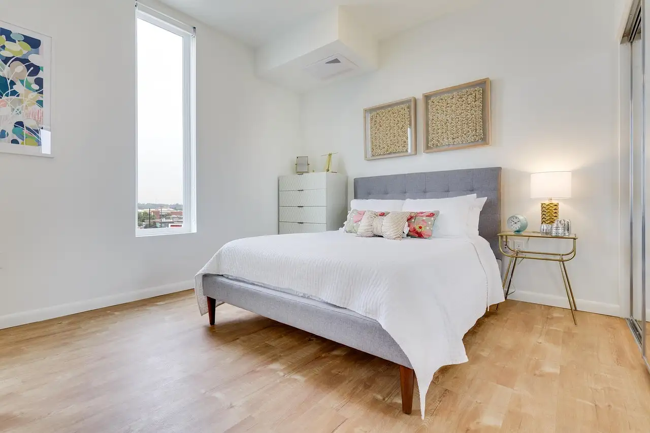 Miroir en bois : élégance naturelle pour votre intérieur